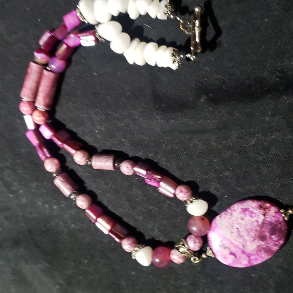 Vintage pink stone pendent in mother of peral and stone necklace